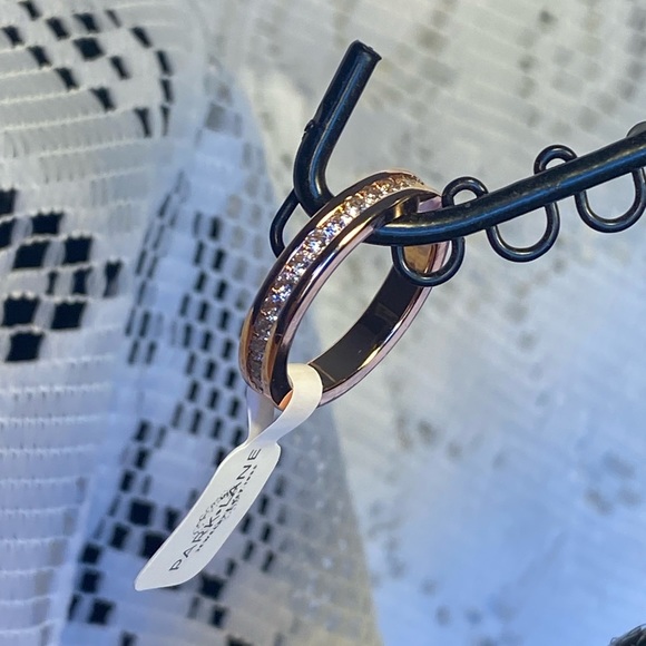 NWT ROSE GOLD WITH ETERNITY CLASSIQUE RING WITH STONES Size 8 or 9 - Picture 4 of 7